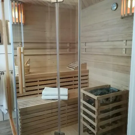 Am Reinhardswald - Eichenlaub - Mit Sauna Appartement