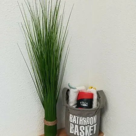 Am Reinhardswald - Eichenlaub - Mit Sauna Appartement *