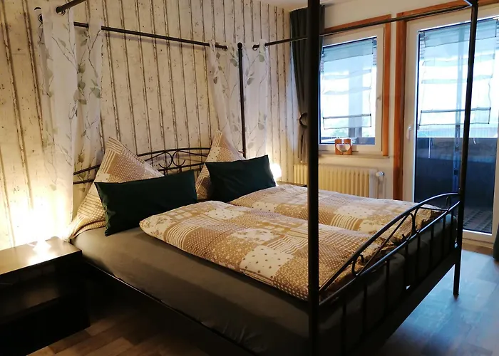 Am Reinhardswald - Eichenlaub - Mit Sauna